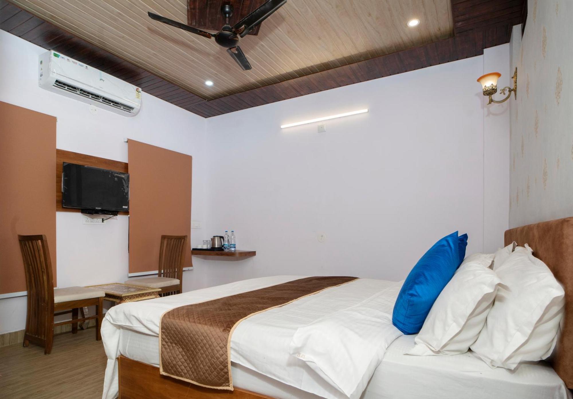 Devdarshan Hotel & Restaurant Udaipur Eksteriør bilde